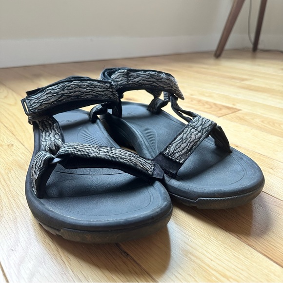 Men’s Teva Sandals - Picture 4 of 11